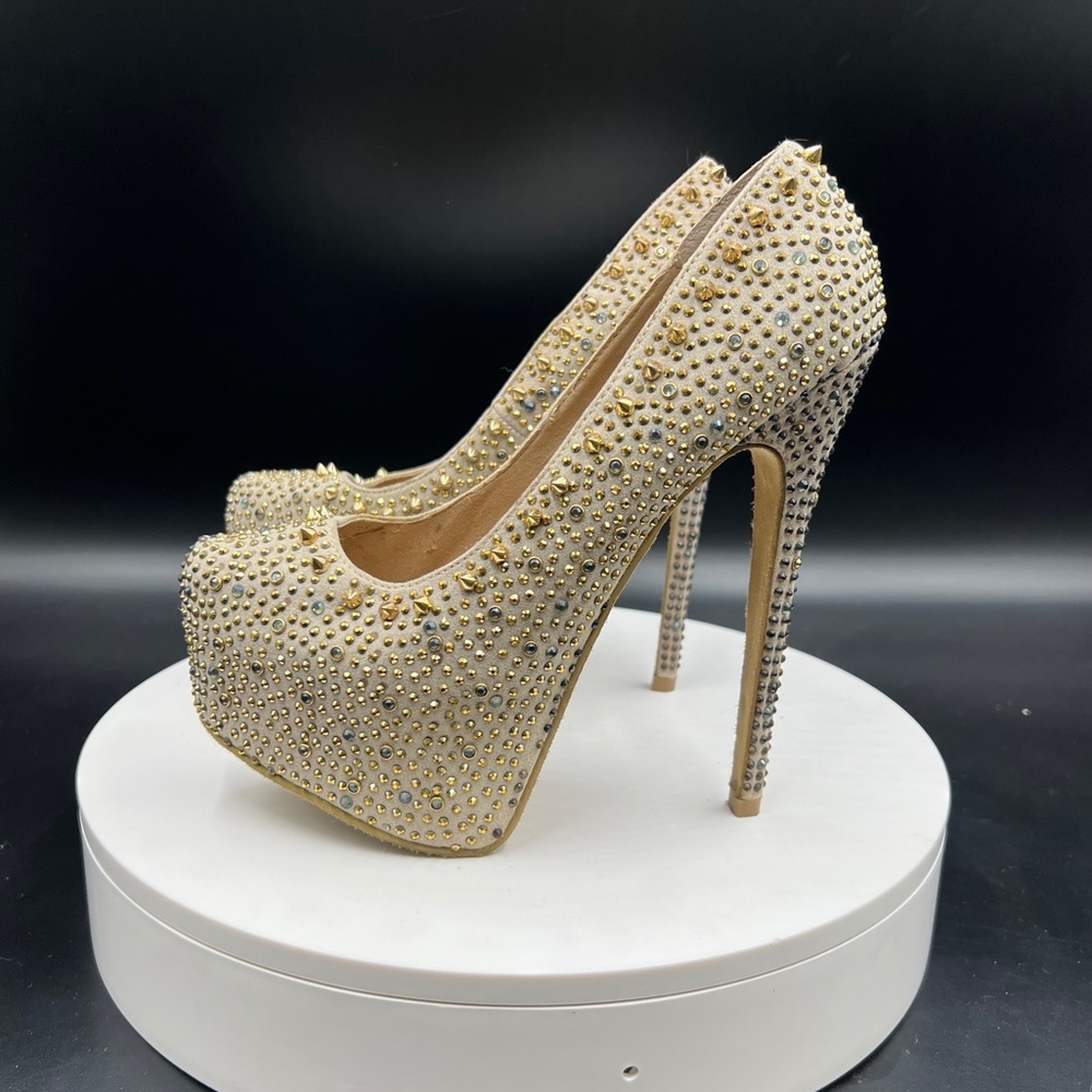 STEVE MADDEN Studded Platform Heels